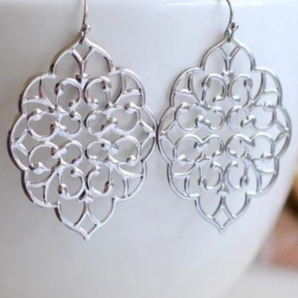 🎁 🎉🆕 NIP Filigree Boho earrings - Picture 3 of 5